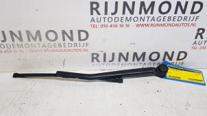 Używane Ramie wycieraczki tylnej BMW X1 (E84) sDrive 20d 2.0 16V Cena € 30,25 Z VAT oferowane przez Autodemontage Rijnmond BV