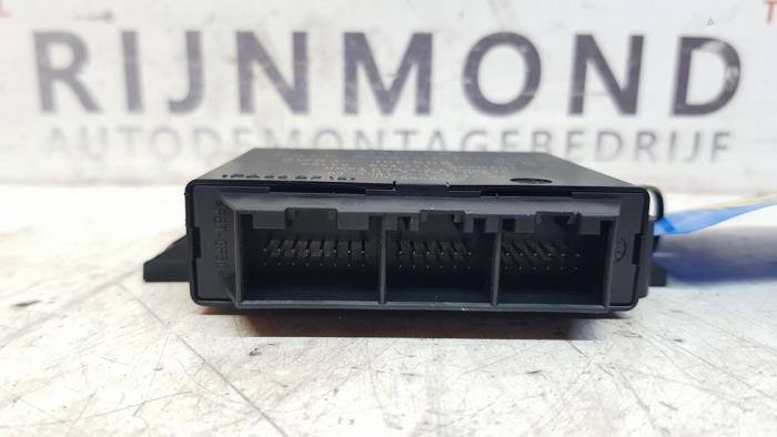 PDC-modul från en Jaguar XF (CC9) 3.0 D V6 24V 2009