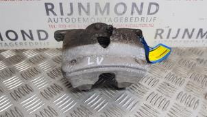 Gebruikte Remklauw (Tang) links-voor Mercedes E (W213) E-220d 2.0 Turbo 16V Prijs € 114,95 Inclusief btw aangeboden door Autodemontage Rijnmond BV