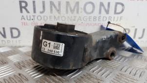 Używane Wspornik silnika Opel Astra J (PC6/PD6/PE6/PF6) 2.0 CDTI 16V 160 Ecotec Cena € 24,20 Z VAT oferowane przez Autodemontage Rijnmond BV