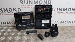 Używane Stacyjka + sterownik Ford Fiesta 7 1.0 EcoBoost 12V Cena € 423,50 Z VAT oferowane przez Autodemontage Rijnmond BV