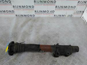 Gebruikte Schokdemper links-voor Mercedes Sprinter 3t (906.61) 210 CDI 16V Prijs € 50,00 Margeregeling aangeboden door Autodemontage Rijnmond BV