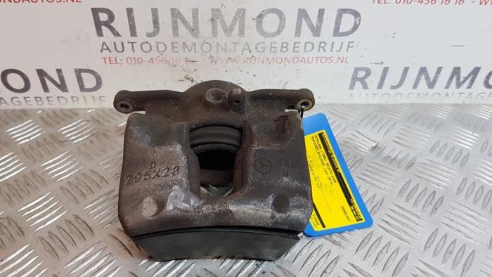 Remklauw (Tang) rechts-voor van een Mercedes-Benz B (W246) 1.6 B-180 BlueEFFICIENCY Turbo 16V 2014