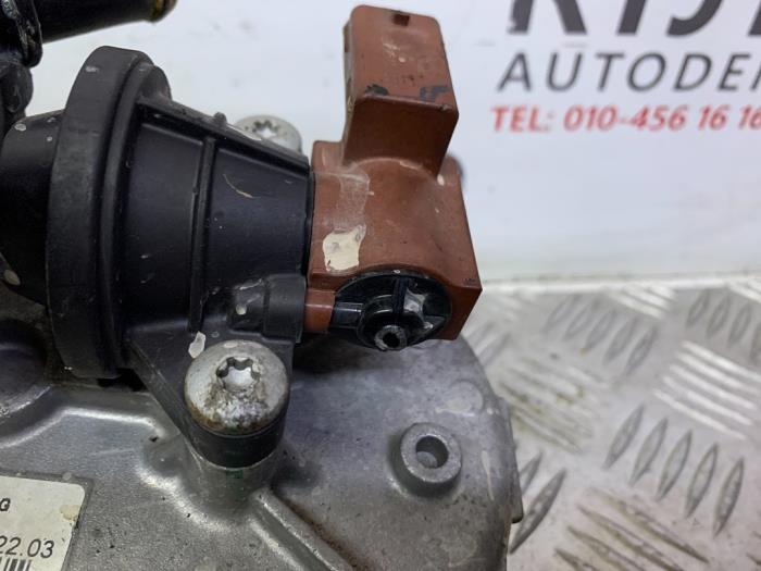 EGR Klep van een Opel Combo 1.3 CDTI 16V ecoFlex 2014