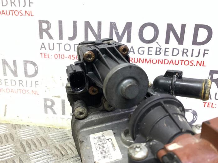 EGR Klep van een Opel Combo 1.3 CDTI 16V ecoFlex 2014