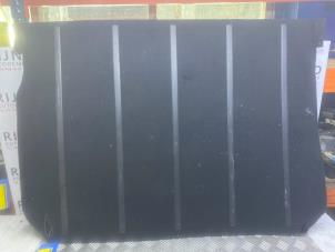 Begagnade Golvpanel, lastområde Peugeot 2008 (CU) 1.6 VTI 16V Pris € 90,75 Inklusive moms erbjuds av Autodemontage Rijnmond BV