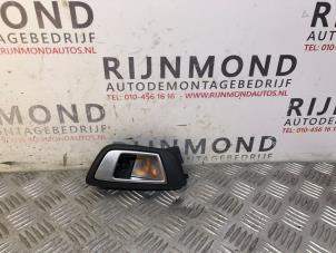 Gebruikte Deurgreep 4Deurs links-achter Ford Fiesta 6 (JA8) 1.0 EcoBoost 12V 100 Prijs op aanvraag aangeboden door Autodemontage Rijnmond BV