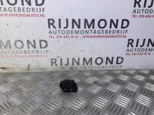 Gebruikte Centrale deurvergrendeling Schakelaar Opel Insignia Sports Tourer 1.5 Turbo 16V 165 Prijs op aanvraag aangeboden door Autodemontage Rijnmond BV