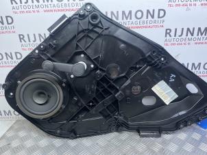 Gebruikte Ruitmechaniek 4Deurs rechts-achter Ford Fiesta 6 (JA8) 1.0 EcoBoost 12V 100 Prijs € 24,20 Inclusief btw aangeboden door Autodemontage Rijnmond BV