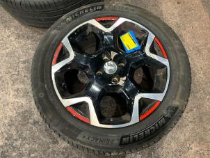 Używane Obrecz + Opona zimowa Opel Mokka 1.2 Turbo 12V Cena € 302,50 Z VAT oferowane przez Autodemontage Rijnmond BV