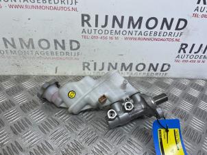 Begagnade Huvudcylinder Kia Rio III (UB) 1.2 CVVT 16V Pris på förfrågan erbjuds av Autodemontage Rijnmond BV
