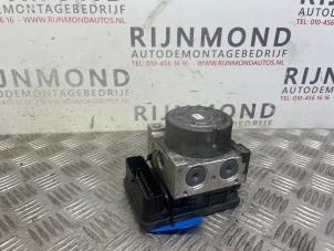 Używane Pompa ABS Volkswagen Golf VII (AUA) 1.6 TDI 16V Cena na żądanie oferowane przez Autodemontage Rijnmond BV
