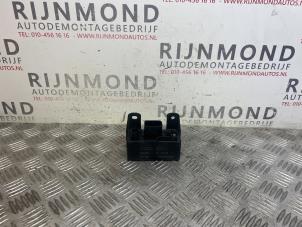 Gebruikte Voorgloei Relais Mercedes S (W220) 3.2 S-320 CDI Prijs op aanvraag aangeboden door Autodemontage Rijnmond BV