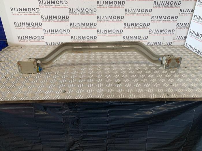 Bumperframe achter van een Suzuki Alto 1.0 12V 2013