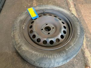 Gebruikte Velg + Band Dacia Dokker Express (8S) 1.5 dCi 90 Prijs op aanvraag aangeboden door Autodemontage Rijnmond BV