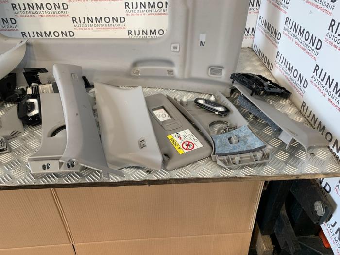 Hemelbekleding van een BMW 1 serie (F40) 118i 1.5 TwinPower 12V 2021