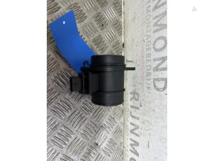 Gebruikte Luchtmassameter Hyundai iX35 (LM) 1.7 CRDi 16V Prijs € 24,20 Inclusief btw aangeboden door Autodemontage Rijnmond BV