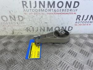 Używane Wspornik silnika Opel Corsa E 1.4 16V Cena € 18,15 Z VAT oferowane przez Autodemontage Rijnmond BV