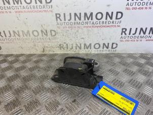 Używane Wspornik silnika Opel Corsa E 1.4 16V Cena € 18,15 Z VAT oferowane przez Autodemontage Rijnmond BV