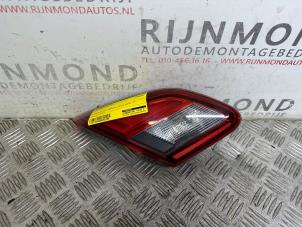 Używane Tylne swiatlo pozycyjne lewe Opel Corsa E 1.4 16V Cena na żądanie oferowane przez Autodemontage Rijnmond BV