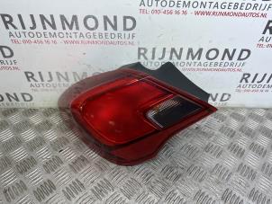 Używane Tylne swiatlo pozycyjne lewe Opel Corsa E 1.4 16V Cena na żądanie oferowane przez Autodemontage Rijnmond BV