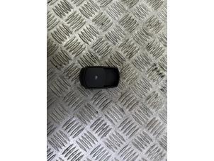 Używane Przelacznik elektrycznej szyby Opel Corsa E 1.4 16V Cena na żądanie oferowane przez Autodemontage Rijnmond BV