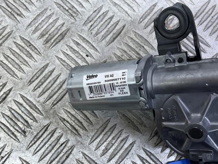 Bakre torkarmotor från en Volkswagen Polo VI (AW1) 1.0 MPI 12V 2022
