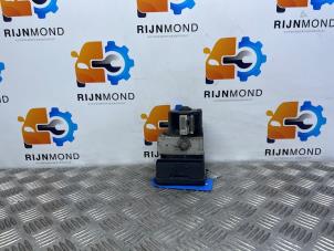 Używane Pompa ABS Citroen C3 (SC) 1.6 HDi 92 Cena na żądanie oferowane przez Autodemontage Rijnmond BV