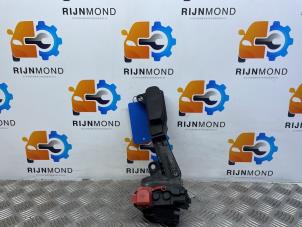 Gebruikte Verdeler Ontsteking BMW 5 serie (G30) 530d xDrive 3.0 TwinPower Turbo 24V Prijs € 40,00 Margeregeling aangeboden door Autodemontage Rijnmond BV