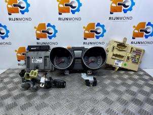 Begagnade Tändningslås + dator Hyundai i30 (GDHB5) 1.6 GDI Blue 16V Pris på förfrågan erbjuds av Autodemontage Rijnmond BV