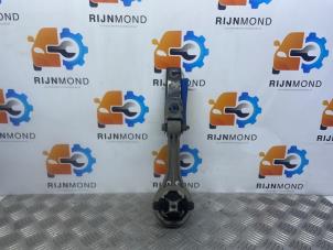 Gebruikte Versnellingsbak Steun Volkswagen Up! (121) 1.0 12V 60 Prijs op aanvraag aangeboden door Autodemontage Rijnmond BV