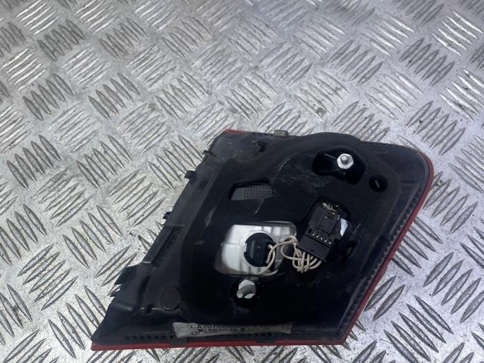 Achterlicht links van een Mercedes-Benz E (R207) E-250 CDI,d 16V BlueEfficiency, BlueTEC 2012