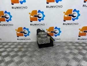 Używane Pompa ABS Volkswagen Golf VII (AUA) 1.2 TSI 16V Cena € 181,50 Z VAT oferowane przez Autodemontage Rijnmond BV