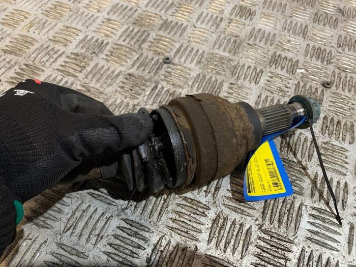 Drivaxel, höger bak från en Mercedes-AMG GLA AMG (156.9) 2.0 45 AMG Turbo 16V 2019