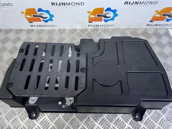 Bashögtalare från en Mercedes-AMG GLA AMG (156.9) 2.0 45 AMG Turbo 16V 2019