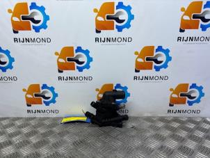 Gebruikte Thermostaathuis Ford Transit Courier 1.0 Ti-VCT EcoBoost 12V Prijs op aanvraag aangeboden door Autodemontage Rijnmond BV