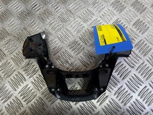 Gebruikte Radiobediening Stuur Kia Rio III (UB) 1.1 CRDi VGT 12V Prijs € 100,00 Margeregeling aangeboden door Autodemontage Rijnmond BV