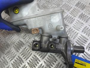 Begagnade Huvudcylinder Kia Rio III (UB) 1.1 CRDi VGT 12V Pris på förfrågan erbjuds av Autodemontage Rijnmond BV