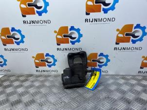 Używane Zacisk hamulcowy lewy tyl Nissan Qashqai (J11) 1.6 dCi Cena € 75,00 Procedura marży oferowane przez Autodemontage Rijnmond BV