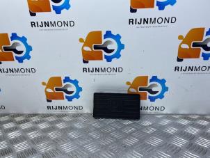 Gebruikte Draadloze oplader Seat Ibiza V (KJB) 1.0 TSI 12V Prijs € 75,00 Margeregeling aangeboden door Autodemontage Rijnmond BV