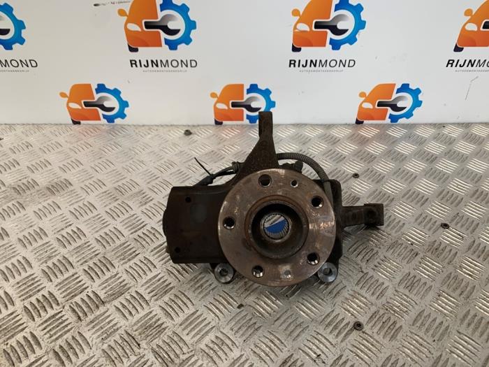 Asschenkel rechts-voor van een Renault Trafic (1FL/2FL/3FL/4FL) 1.6 dCi 125 Twin Turbo 2017