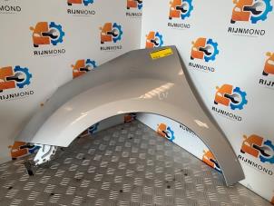 Gebruikte Spatbord links-voor Citroen DS3 (SA) 1.6 VTi 120 16V Prijs € 108,90 Inclusief btw aangeboden door Autodemontage Rijnmond BV