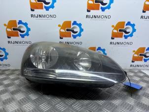 Gebruikte Koplamp rechts Volkswagen Golf V (1K1) 1.4 TSI 140 16V Prijs op aanvraag aangeboden door Autodemontage Rijnmond BV