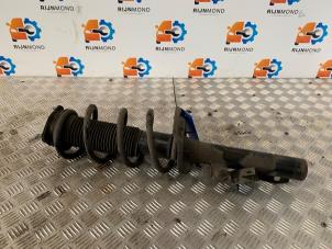 Begagnade Stötdämpare, vänster fram Ford Transit Custom 2.0 TDCi 16V Eco Blue 105 Pris € 151,25 Inklusive moms erbjuds av Autodemontage Rijnmond BV