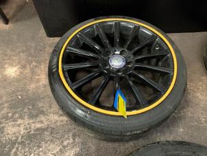 Begagnade Hjuluppsättning + däck Mercedes A (177.0) 1.3 A-160 Turbo 16V Pris € 726,00 Inklusive moms erbjuds av Autodemontage Rijnmond BV