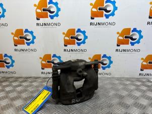 Gebruikte Remklauw (Tang) rechts-voor Mercedes CLA (117.3) 1.6 CLA-180 16V Prijs € 60,50 Inclusief btw aangeboden door Autodemontage Rijnmond BV