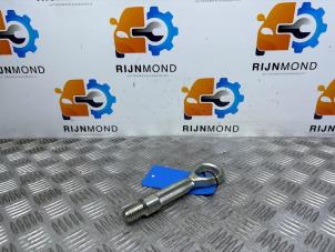 Gebruikte Sleepoog voor BMW 1 serie (F20) 118i 1.5 TwinPower 12V Prijs € 12,10 Inclusief btw aangeboden door Autodemontage Rijnmond BV