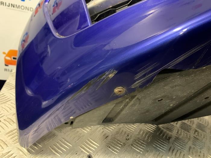 Främre stötfångare från en Jaguar XE 2.0d 180 16V 2016