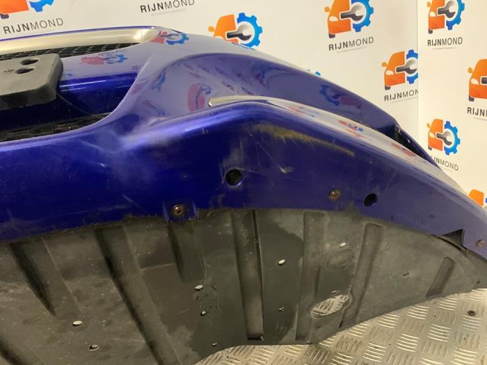 Främre stötfångare från en Jaguar XE 2.0d 180 16V 2016