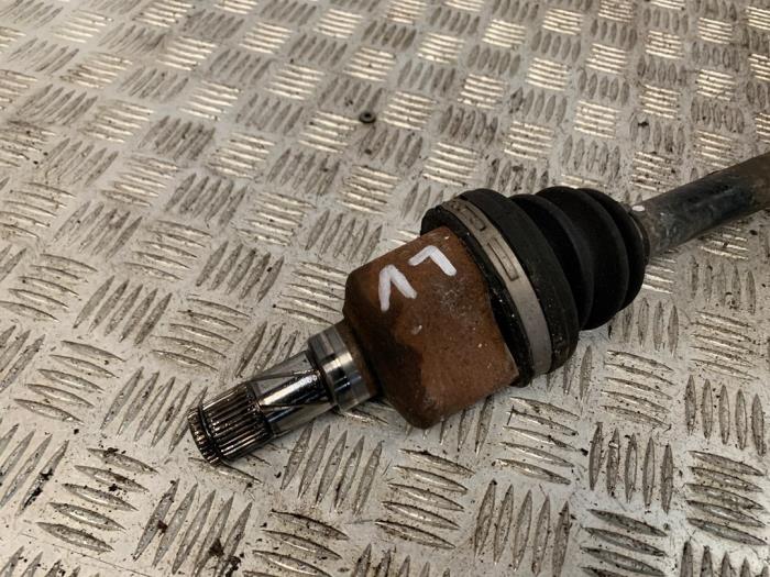 Cardanas links-voor (VWA) van een MINI Mini (R56) 1.6 16V One 2010